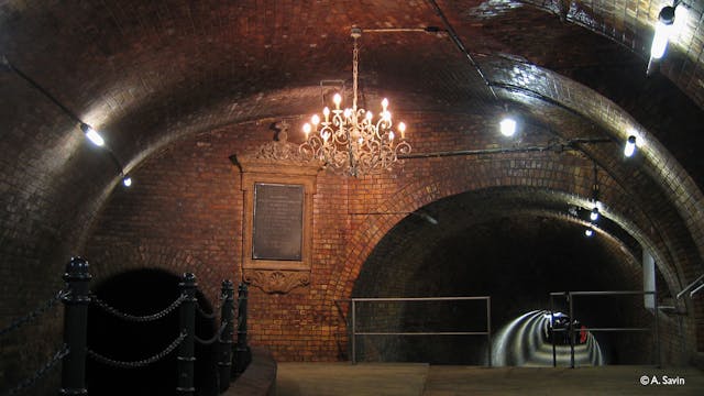 aus dem Kronleuchtersaal der Kölner Kanalisation: Himmelfahrt