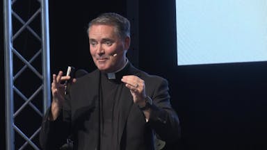 Weitblick - Christliches Leben global: Vortrag von Father James Mallon auf der "Divine Renovation"-Konferenz in Fulda (1/3)