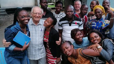 Pater Alfons und sein kongolesischer Chor