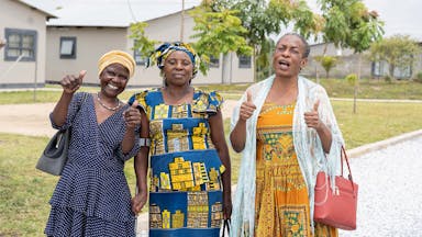 Freundschaft, Leben, Überleben - drei Frauen in Sambia
