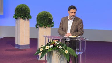 Von den Brüdern verkauft (2/2)