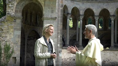 Haus Heisterbach - wie ein verlassenes Kloster Menschen ein neues Zuhause schenkt