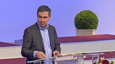 Bedingungslose Kapitulation (1/2)
