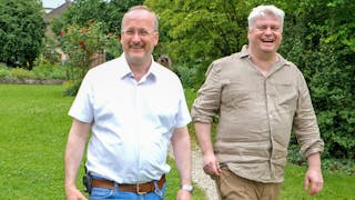 Drachen, Riesen, Abenteuer - warum ein Pater Fantasyromane schreibt