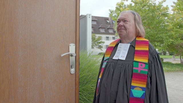 u.a. Türen mit den Füßen öffnen