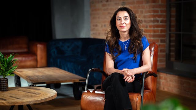 Azadeh aus dem Iran: Abgeschnitten von der Heimat